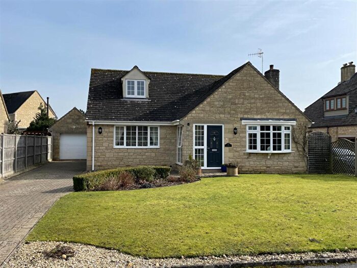 3 Bedroom Detached Bungalow For Sale In The Gorse, Bourton-On-The-Water, Cheltenham, GL54