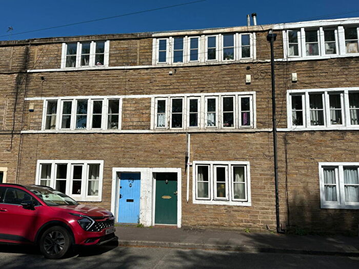 4 Bedroom Terraced House For Sale In Broad Lane, Rochdale, OL16