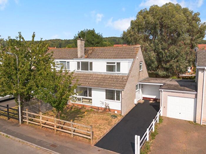 4 Bedroom Semi Detached House For Sale In Cobthorn Way, Congresbury, BS49