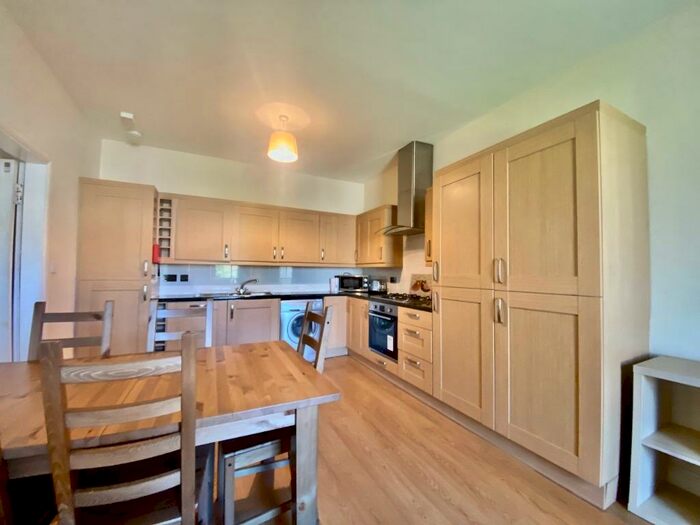 5 Bedroom Flat To Rent In Montague Street, Newington, Edinburgh, EH8