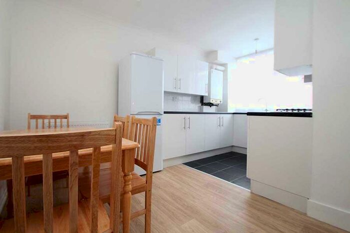 3 Bedroom Terraced House To Rent In Vale Road, London, N4