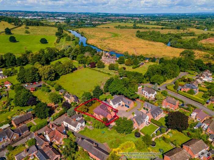 4 Bedroom Detached House For Sale In Trent Lane, Newton Solney, Burton-on-Trent, DE15