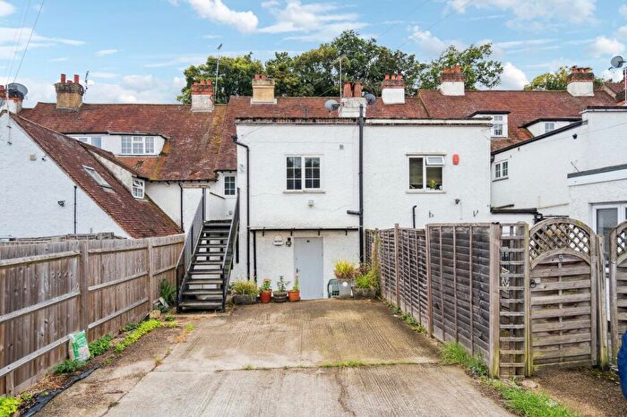1 Bedroom Apartment For Sale In Churchfield Road, Chalfont St Peter, Gerrards Cross, SL9
