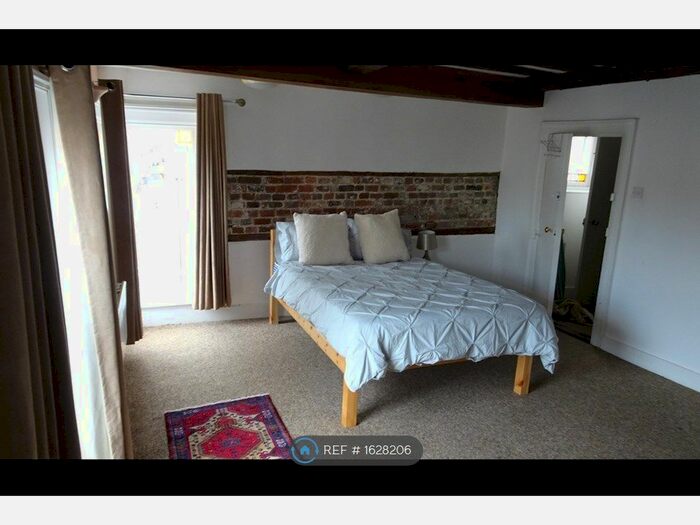 3 Bedroom Maisonette To Rent In Northgate, Canterbury, CT1