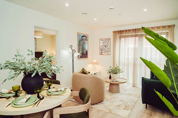 2 Bedroom Flat To Rent In Goodwin Close, Derby, DE1