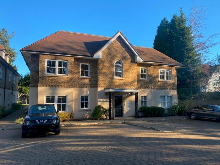 2 Bedroom Flat To Rent In Sheerwater Road, Addlestone, KT15