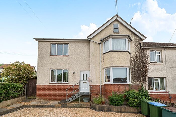 4 Bedroom Semi Detached House For Sale In Coxford Road, Southampton, SO16