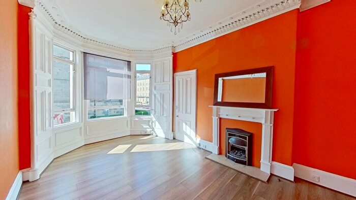 3 Bedroom Flat To Rent In Montgomery Street, Edinburgh, EH7