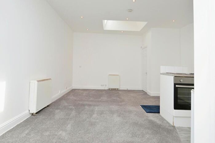 Studio To Rent In High Street Penge, SE20