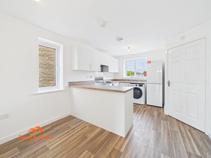 3 Bedroom Semi Detached House To Rent In New Road, Earby, BB18