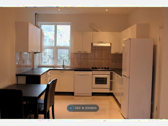 4 Bedroom Maisonette To Rent In Tooting High Street, London, SW17