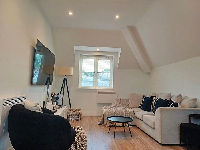 1 Bedroom Flat For Sale In Commercial Road, Ashley Cross, Poole, Dorset, BH14