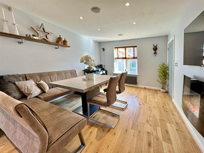 5 Bedroom Detached House For Sale In Henry Moore Court, Woolley Grange, Barnsley, S75
