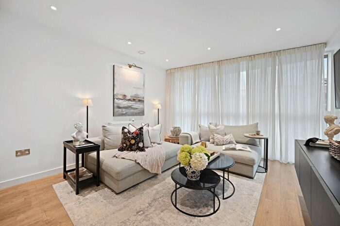 2 Bedroom Flat To Rent In Harrison Walk, London, SE10