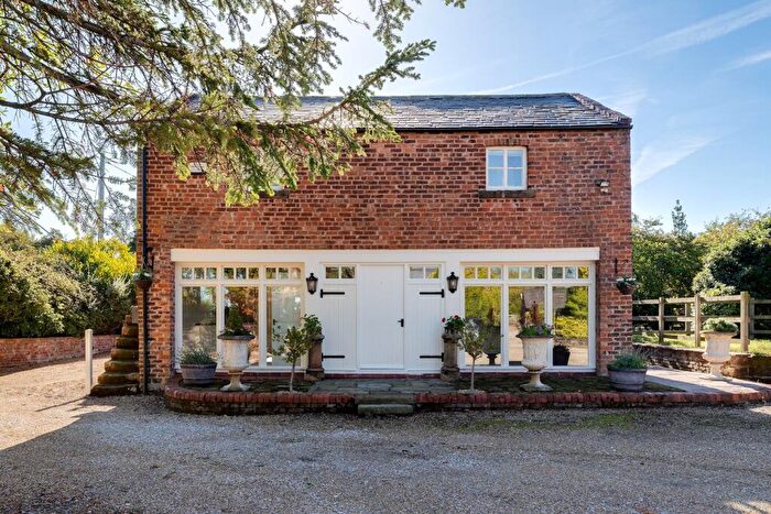 2 Bedroom Barn Conversion For Sale In Ledsham Village, Ledsham, CH66