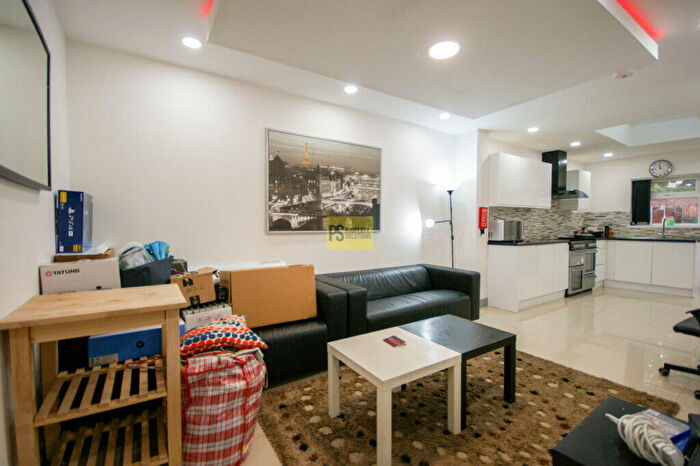 7 Bedroom Terraced House To Rent In Rookery Road, Selly Oak, Birmingham, B29