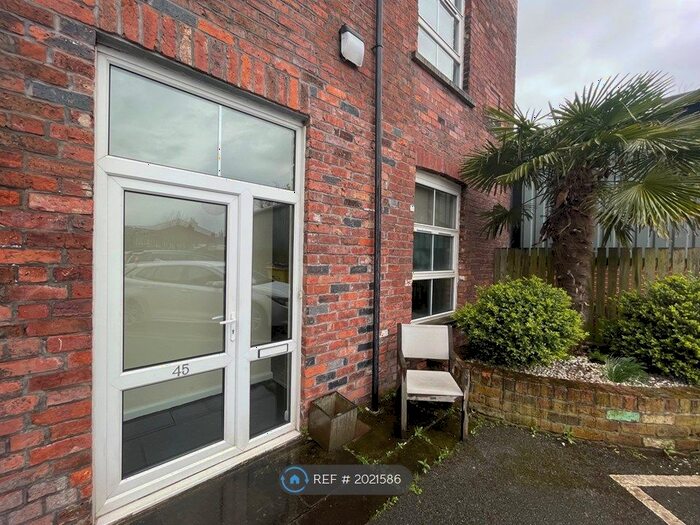 2 Bedroom Flat To Rent In Peel Mills, Morley, Leeds, LS27
