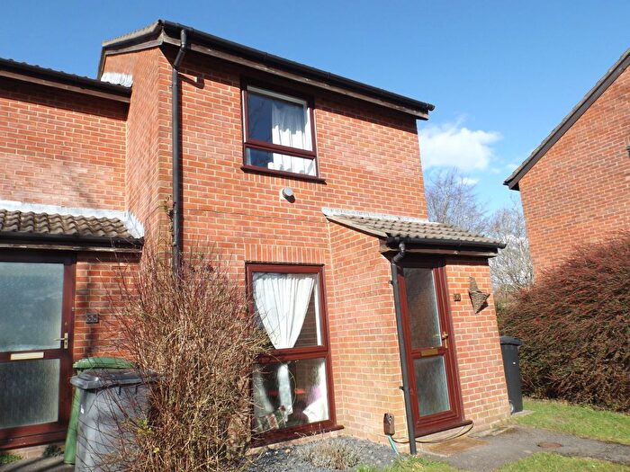 2 Bedroom Semi-Detached House To Rent In Falcon View, Winchester, SO22