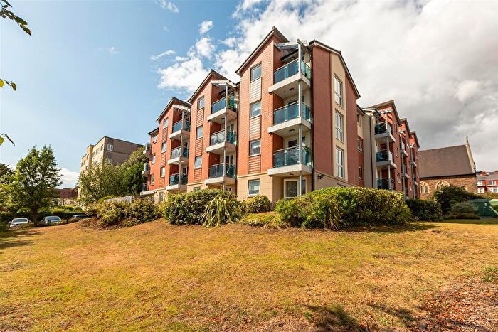 1 Bedroom Flat For Sale In Pantygwydr Court, Sketty Road, Swansea, SA2