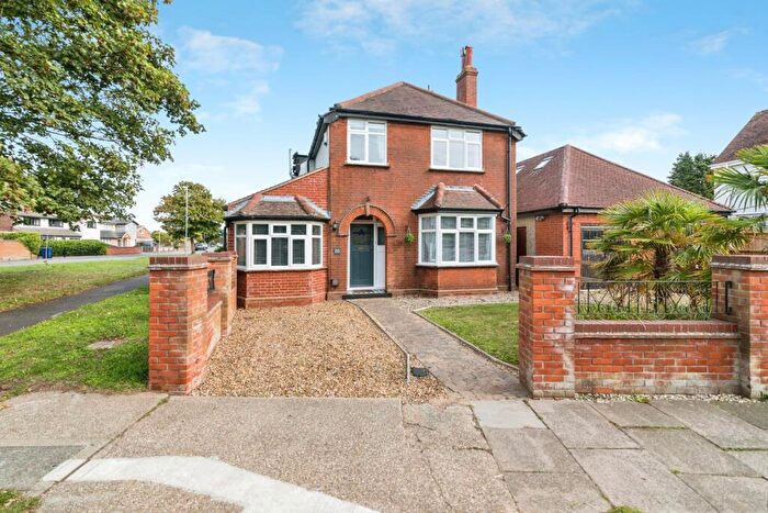 5 Bedroom Detached House For Sale In Gunton Church Lane, Lowestoft, Suffolk, NR32