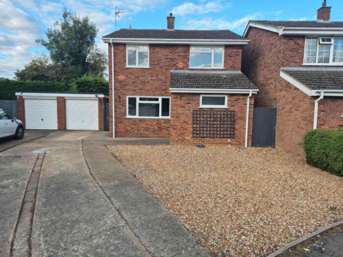4 Bedroom Detached House To Rent In Claydown Way, Slip End, LU1