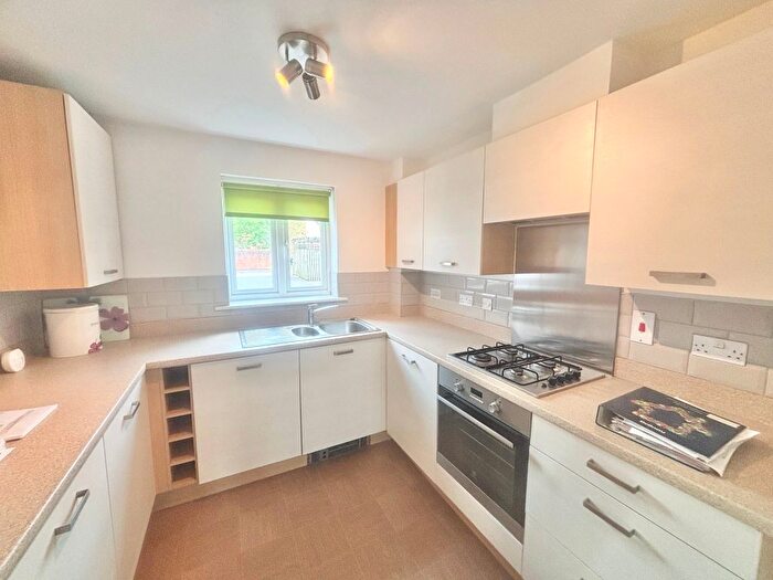 2 Bedroom Flat To Rent In New Cut Road, Swansea, SA1