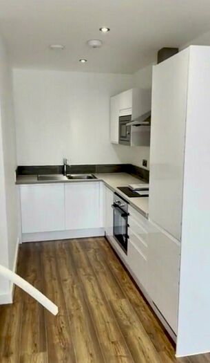 2 Bedroom Flat To Rent In Lower Broughton Road, Salford, Greater Manchester, M7