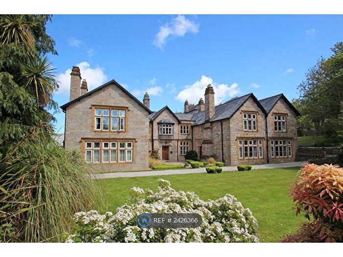 2 Bedroom Flat To Rent In Kenegie Manor, Penzance, TR20