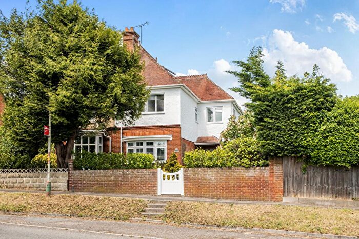 4 Bedroom Semi Detached House For Sale In Coombe Road, Salisbury, SP2