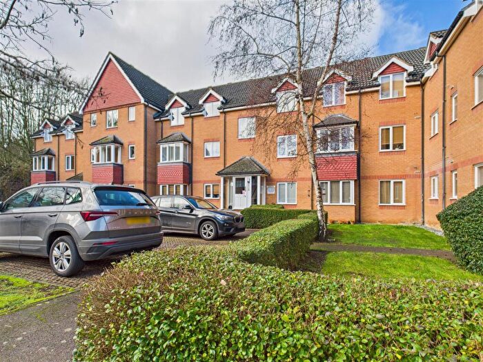 2 Bedroom House For Sale In Redoubt Close, Hitchin, SG4