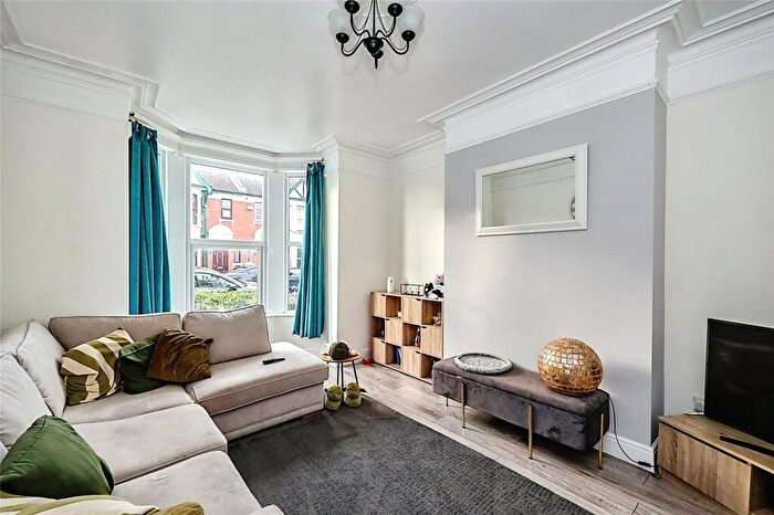 2 Bedroom Flat To Rent In Ophir Road, Portsmouth, Hampshire, PO2