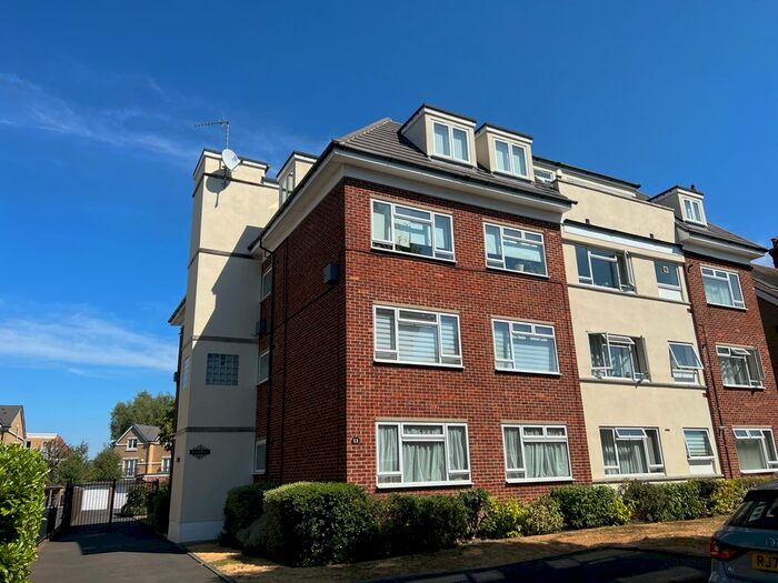 1 Bedroom Flat To Rent In Overbury Avenue, Beckenham, BR3