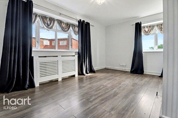 2 Bedroom Flat To Rent In Bradfield Drive, Barking, IG11