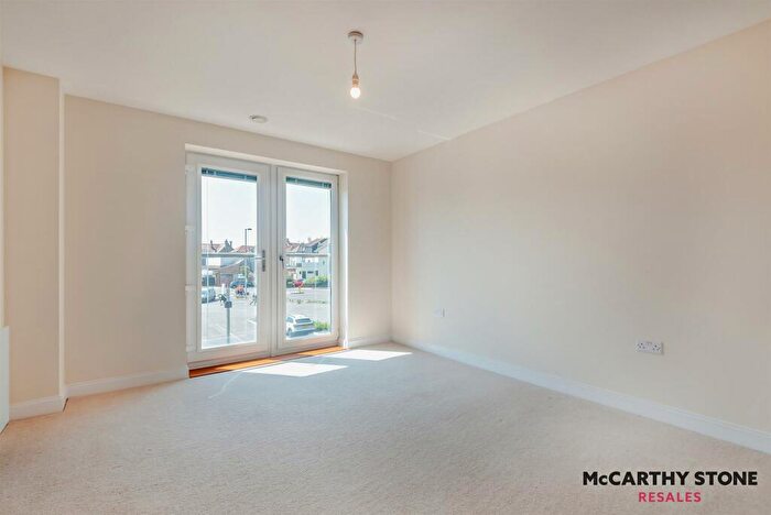 2 Bedroom Apartment For Sale In Viewpoint, Harbour Road, Gosport, PO12
