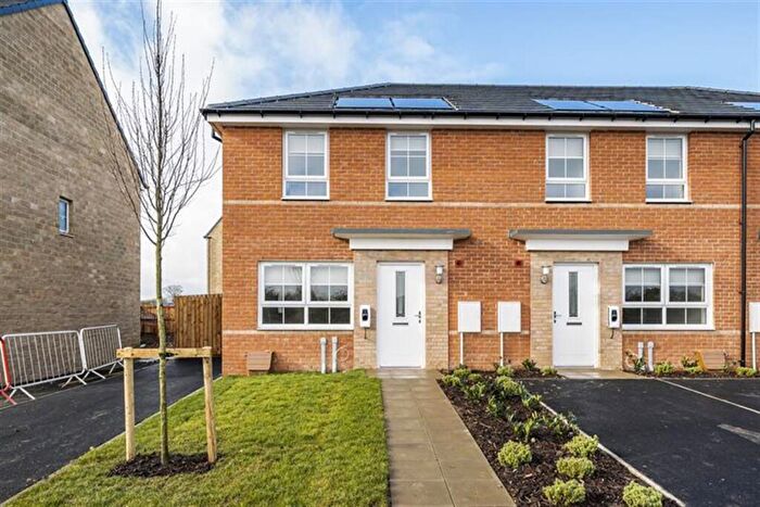 3 Bedroom Semi-Detached House To Rent In Bedroom Semi Detached House In Uxbridge Crescent, Trentham, ST4