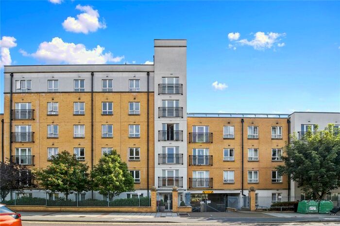 2 Bedroom Flat To Rent In Granite Apartments, Windmill Lane, Sratford, London, E15
