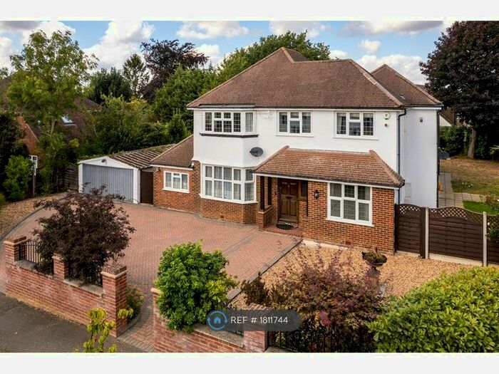 6 Bedroom Detached House To Rent In Shaw Crescent, South Croydon, CR2