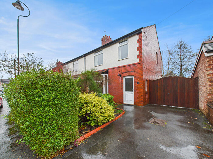 3 Bedroom Semi Detached House For Sale In Wembley Avenue, Penwortham, Lancashire, PR1