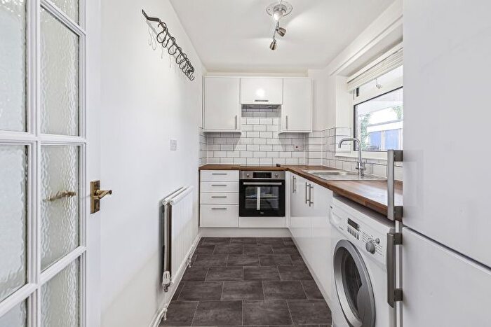 1 Bedroom Flat To Rent In Saye Amp; Sele Close, Grendon Underwood, Aylesbury, HP18