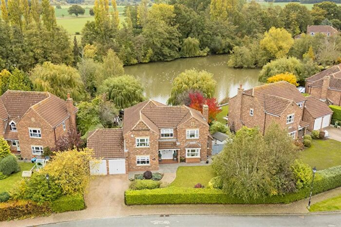 4 Bedroom Detached House For Sale In Lakeside, Acaster Malbis, YO23