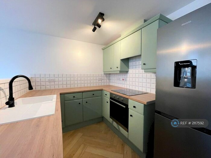 2 Bedroom Flat To Rent In Ivatt Drive, Crewe, CW2
