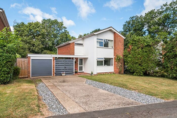 3 Bedroom Detached House For Sale In Northdowns, Cranleigh, GU6