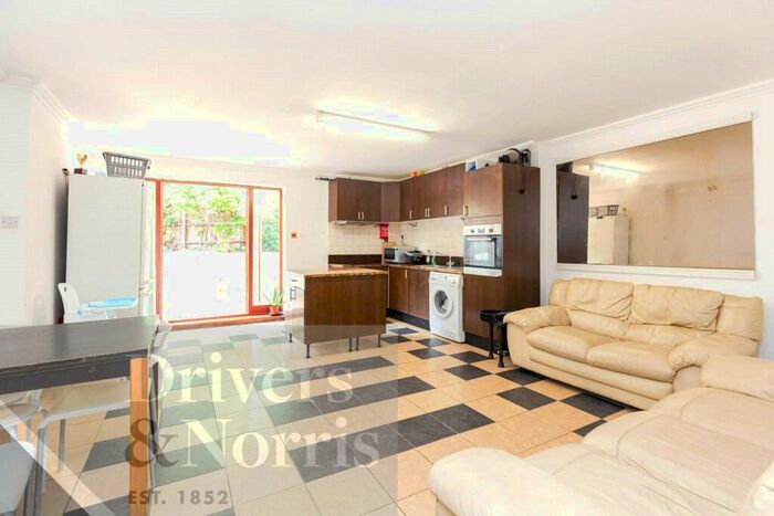 4 Bedroom House To Rent In Campsfield Road, Alexandra Palace, London, N8
