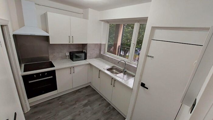 3 Bedroom Flat To Rent In Woodville Close, London, SE3