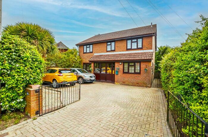 4 Bedroom Detached House For Sale In Hawks Road, Hailsham, East Sussex, BN27