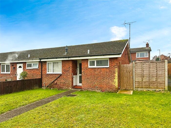 1 Bedroom Bungalow For Sale In Knavesacre Court, Gillingham, Kent, ME8