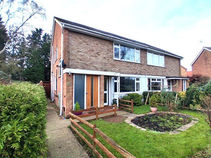 2 Bedroom Maisonette For Sale In Milner Road, Comberton, Cambridge, CB23