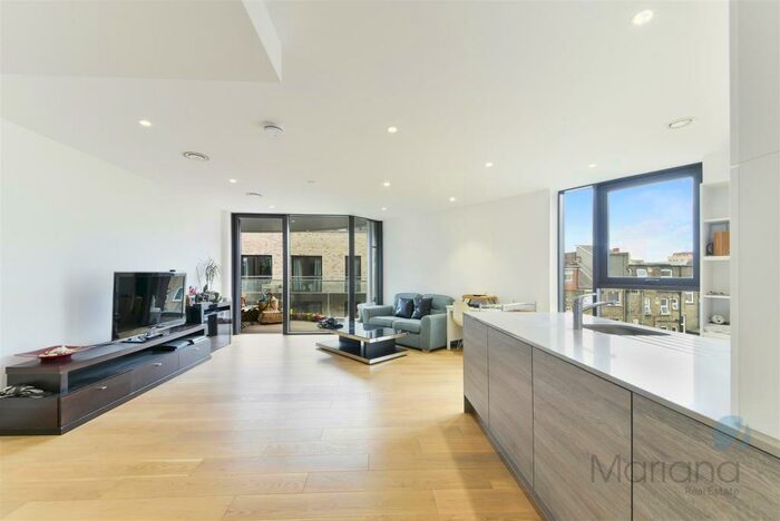 2 Bedroom Flat To Rent In Kingsland High Street, Dalston, London, E8