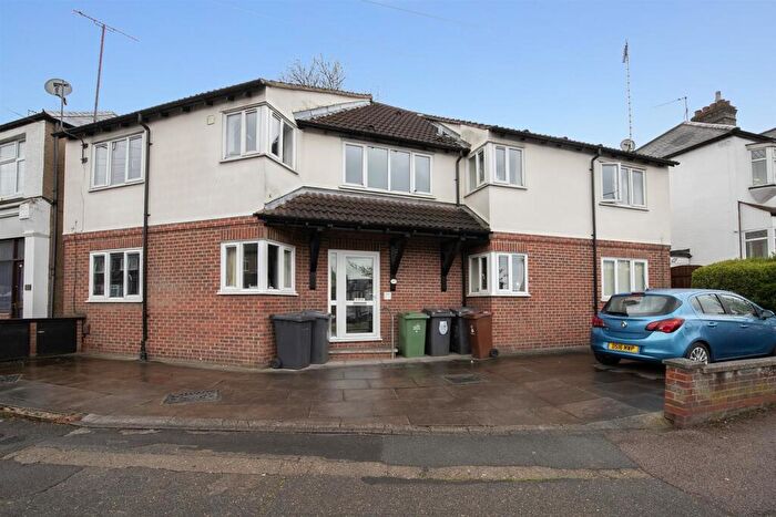 1 Bedroom Flat For Sale In Woodford Green, IG8