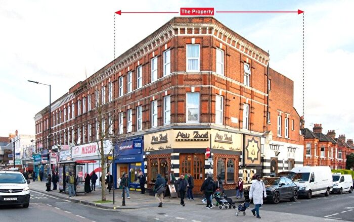 Studio To Rent In Uxbridge Road, London, W12